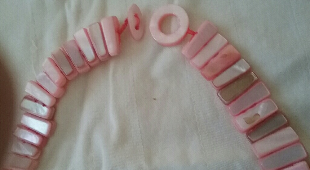 Pink Shell Necklace - Picture 3 of 3